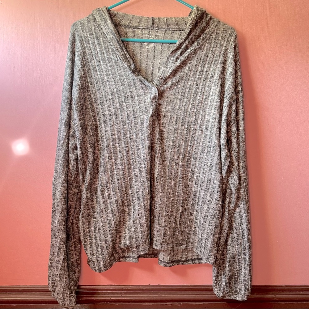 Size L AE Soft & Sexy Lightweight Gray Fleece Hoodie